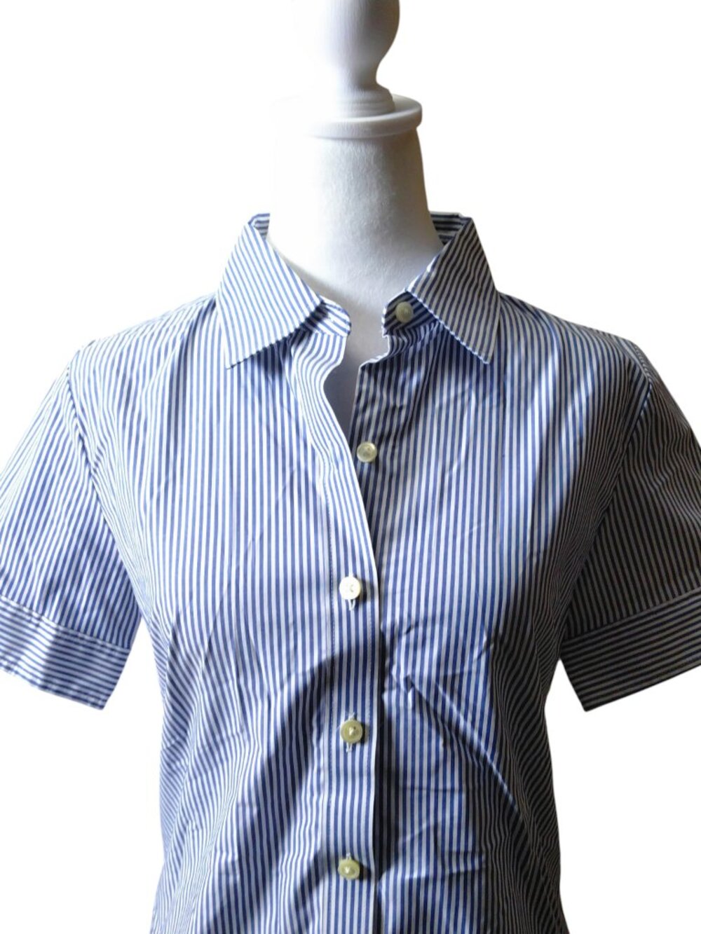 Banana Republic Size 4 Non-Iron Blue White Striped Button Front Collared Blouse - Picture 2 of 8